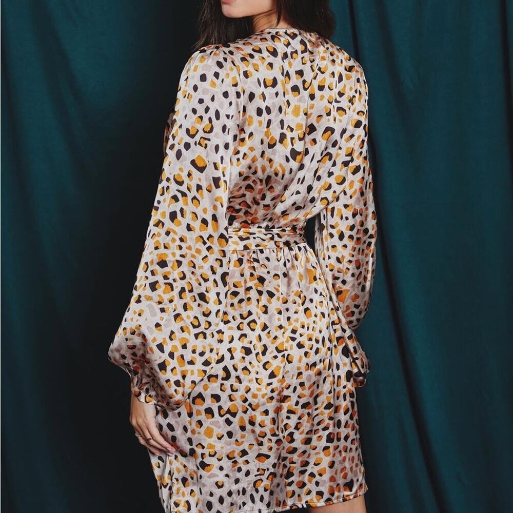 NEW Dress Forum Untamed Surplice Cheetah Wrap Midi Dress Size Small - Picture 2 of 11